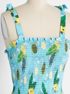 ModCloth x Collectif Sea Turtle Soiree
Smocked Tank Top, US Size 2